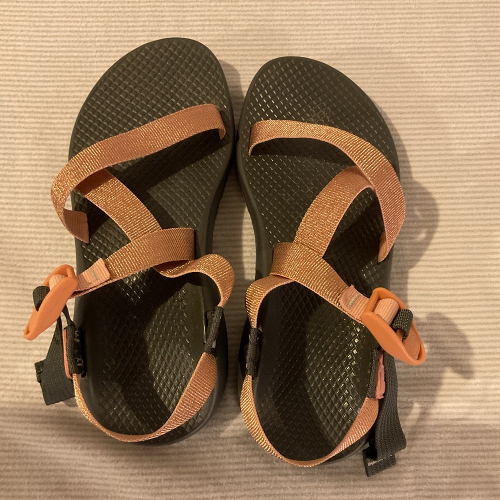 Chaco adjustable straps cushion sandals metallic rose